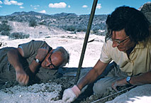 Louis et Richard Leakey sur un chantier