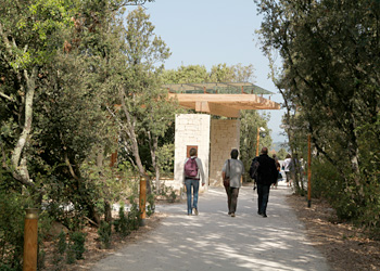 Les chemins ombragés de Cavrene Pont 'Arc