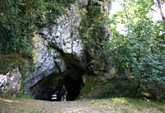 L'entrée de la grotte Mayenne Sciences