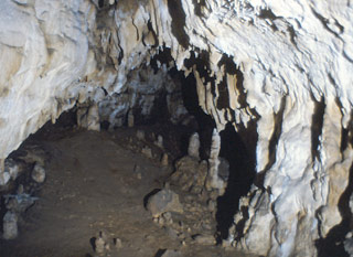 Intérieur de la grotte de Bernifal