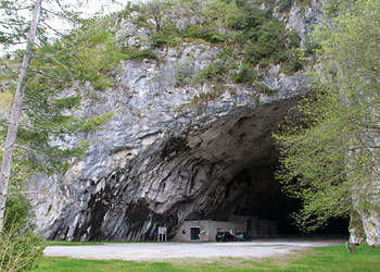 Grotte de Bedeilhac, un porche d'entrée gigantesque