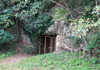 Entrée de la grotte de la Marche