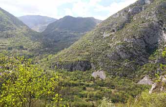 Vue de la vallée de Vicdessos à partir de la Grotte de Niaux