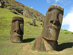 Moaai sur les flancs du volcan