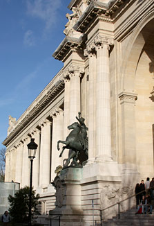 Entrée du Palais de la Découverte