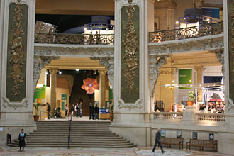 Le grand Hall d'acceuil du Palais de la Découverte