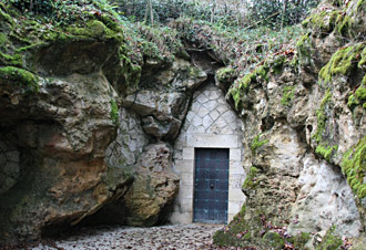 Entrée de la grotte de Pair-non-Pair