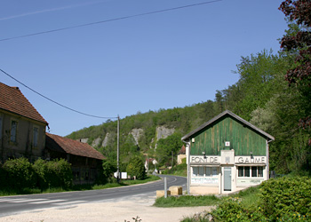 Accueil de plusieurs sites dans la région des Eyzies