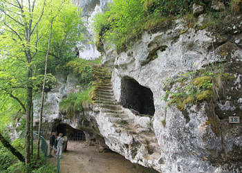 Escalier gravé dans la roche