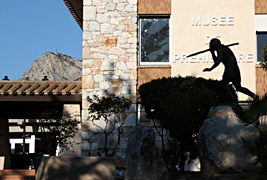 L'entrée du Musée de Préhistoire à Tautavel